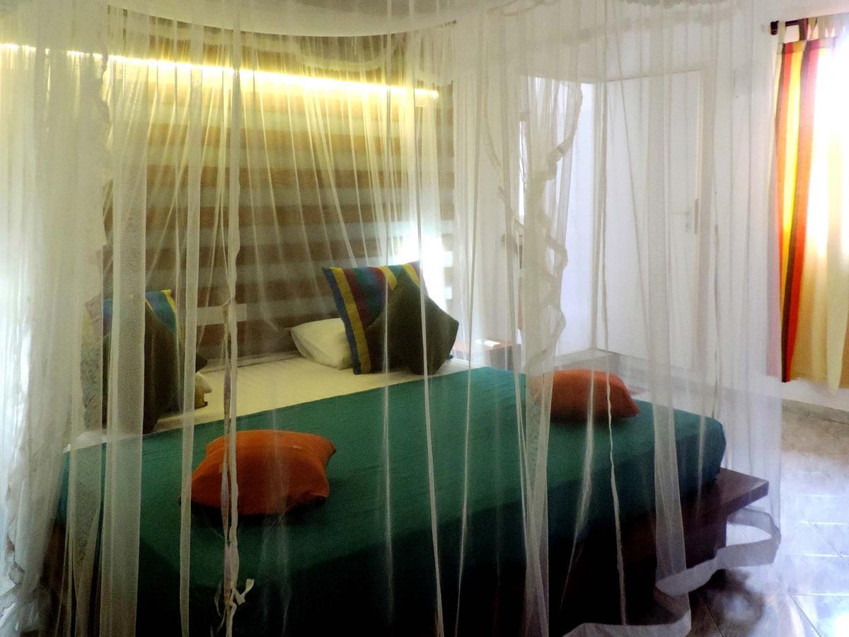 אונה ואטונה Primrose Guest House מראה חיצוני תמונה