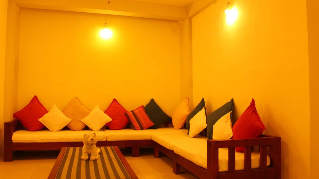 אונה ואטונה Primrose Guest House מראה חיצוני תמונה